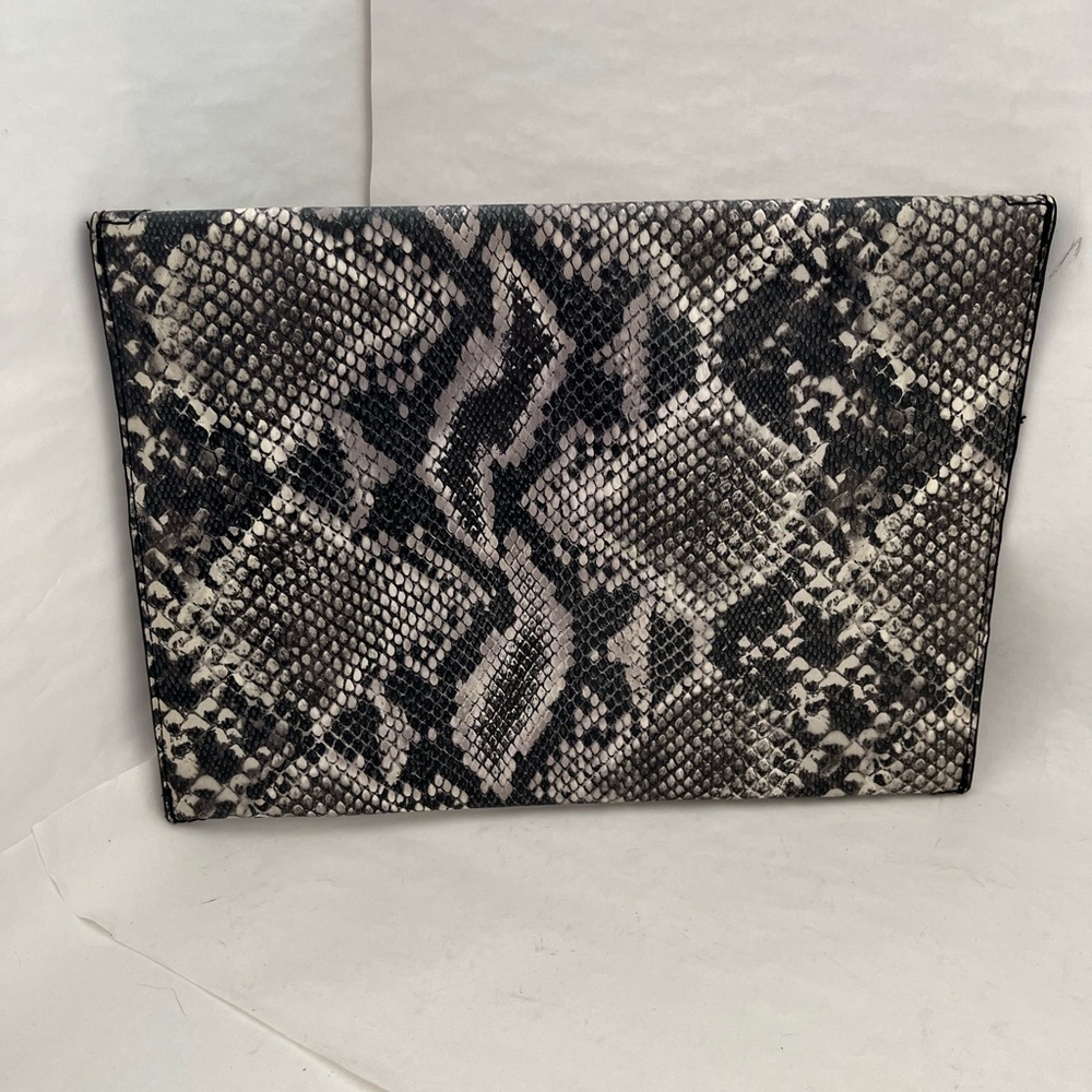 Reptile Clutch - Picture 2 of 3